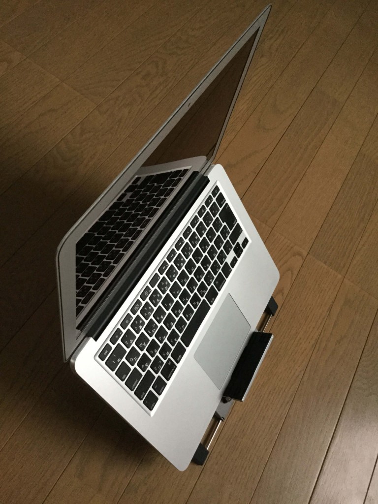 サンワのノートパソコンスタンド(iPadスタンド)を買ってみた | PC ウェ