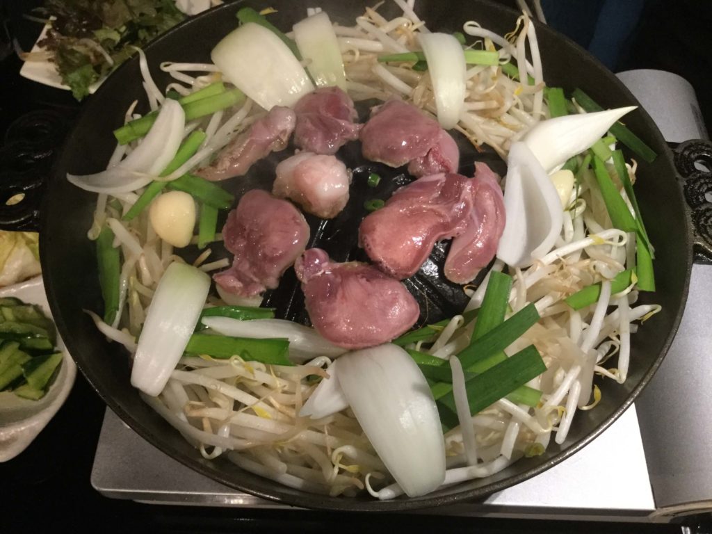 壱鉄 上野御徒町店 (いってつ) ジンギスカン お肉を焼く